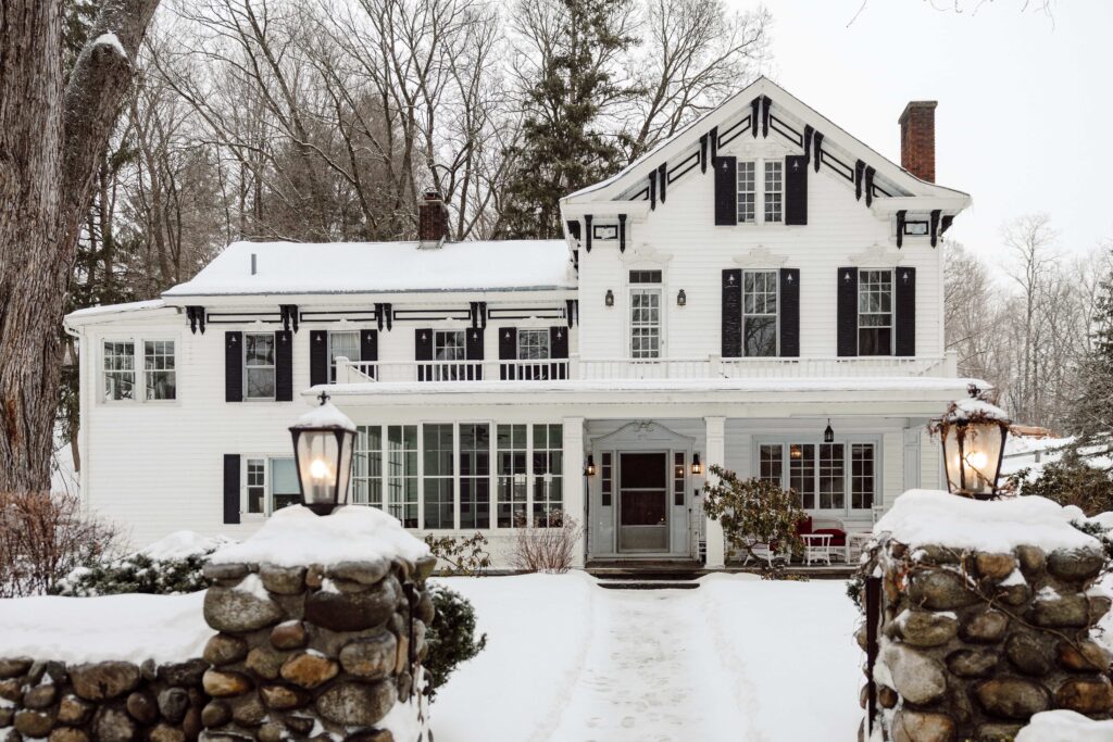 River Stone Manor Getting Ready Venue